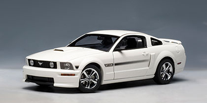 AutoArt 1/18 Ford Mustang GT Coupe 2007 California Special Ltd E